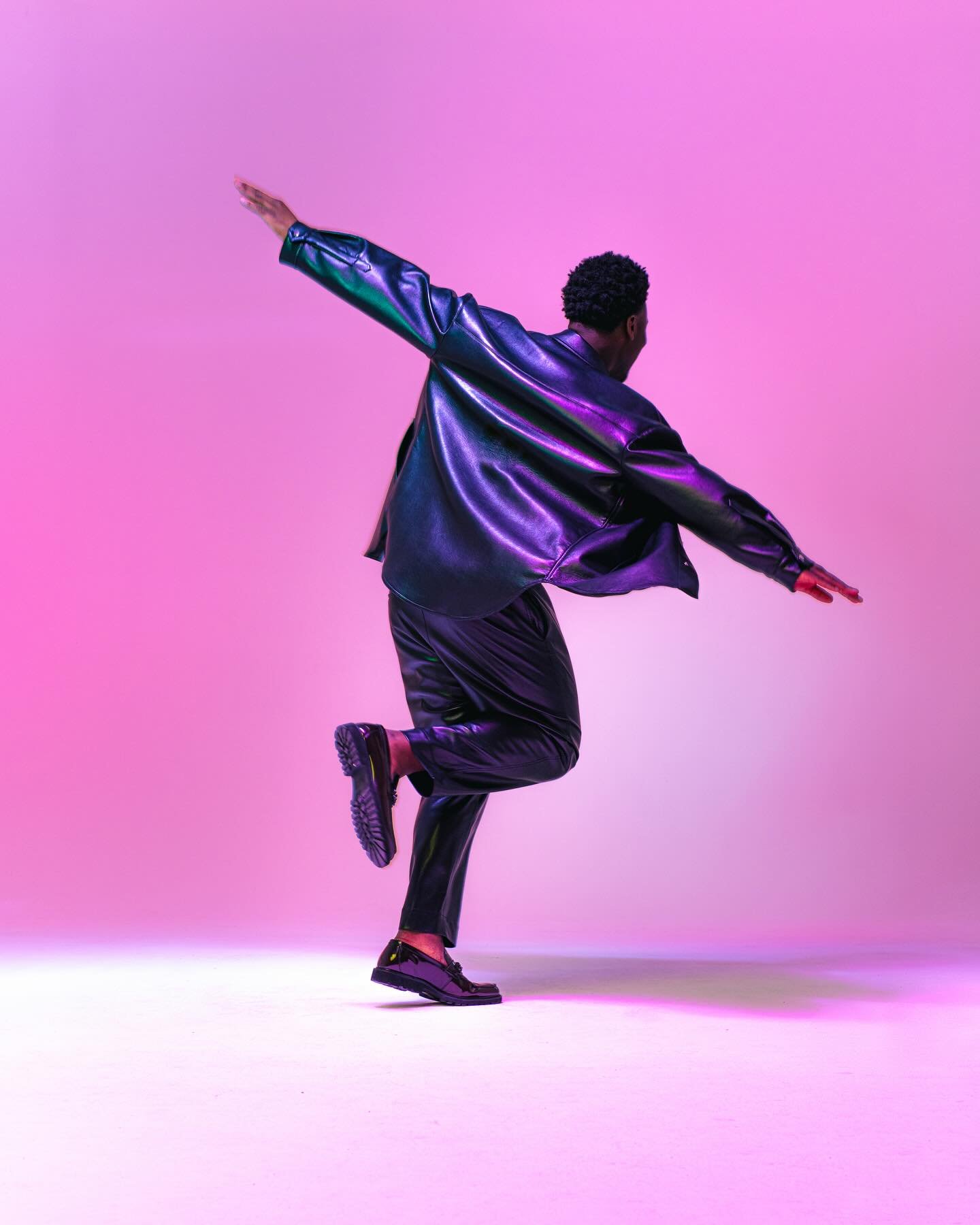 Claude, el representante de Países Bajos 🇳🇱 en Eurovisión 2025, estrenará su canción mañana. Se rumorea que el título podría ser