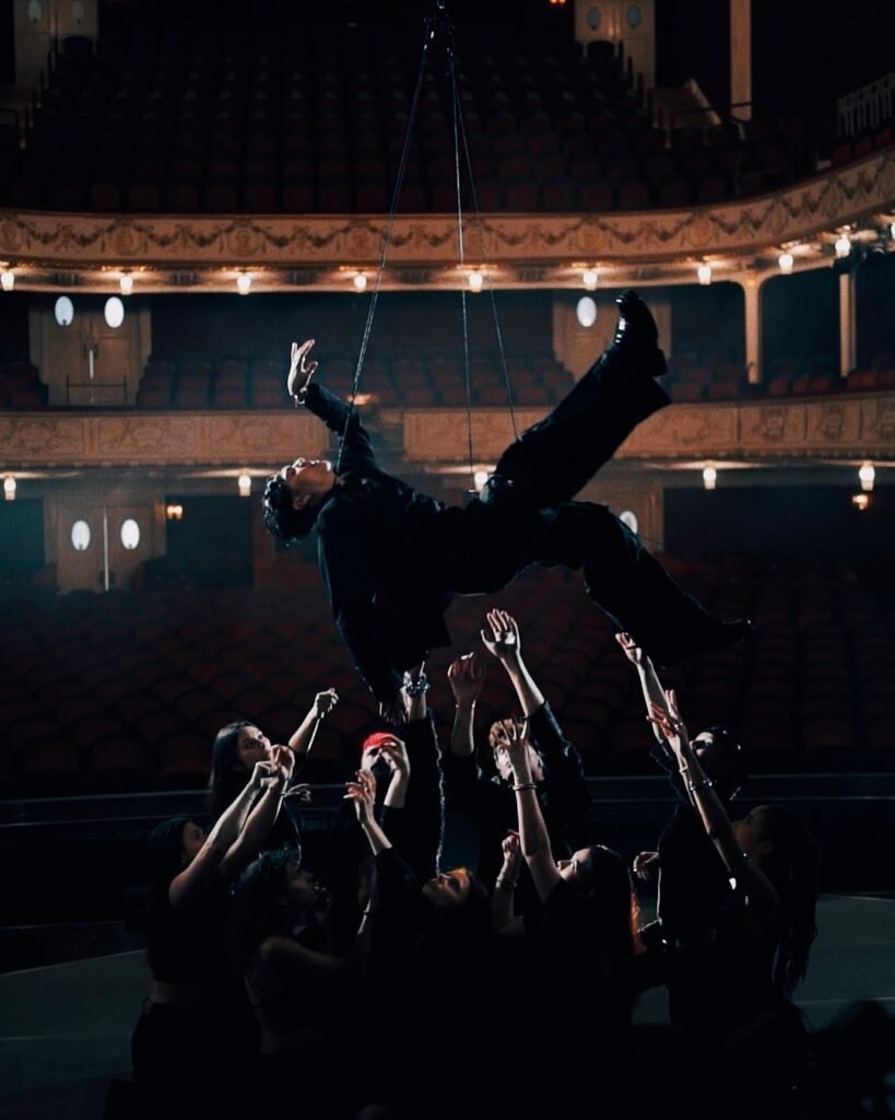 JJ comparte fotos del rodaje de su videoclip para