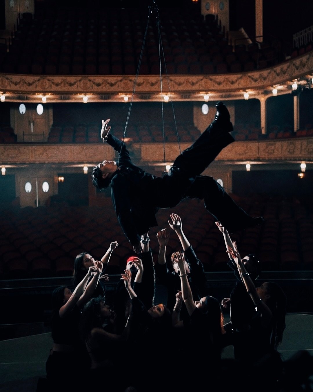 JJ comparte fotos del rodaje de su videoclip para