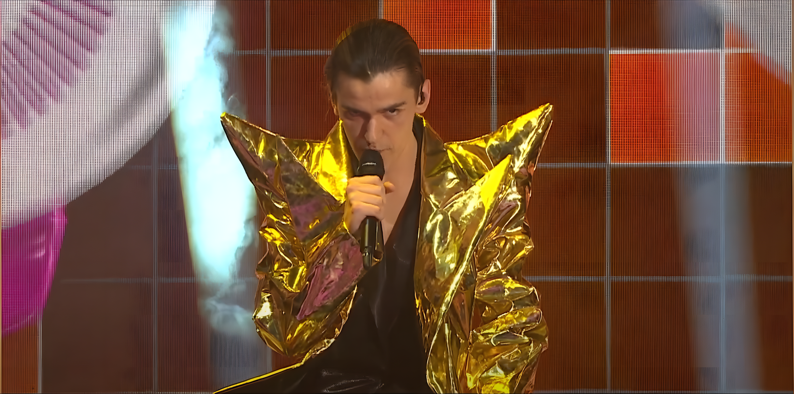 Marko Bošnjak ganó Dora 2025 y representará a Croacia 🇭🇷 en Eurovisión 2025 con su tema 'Poison Cake'.