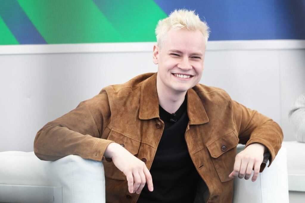 Shaman, representante de Rusia en Intervisión 2025, durante la ceremonia de los 100 días