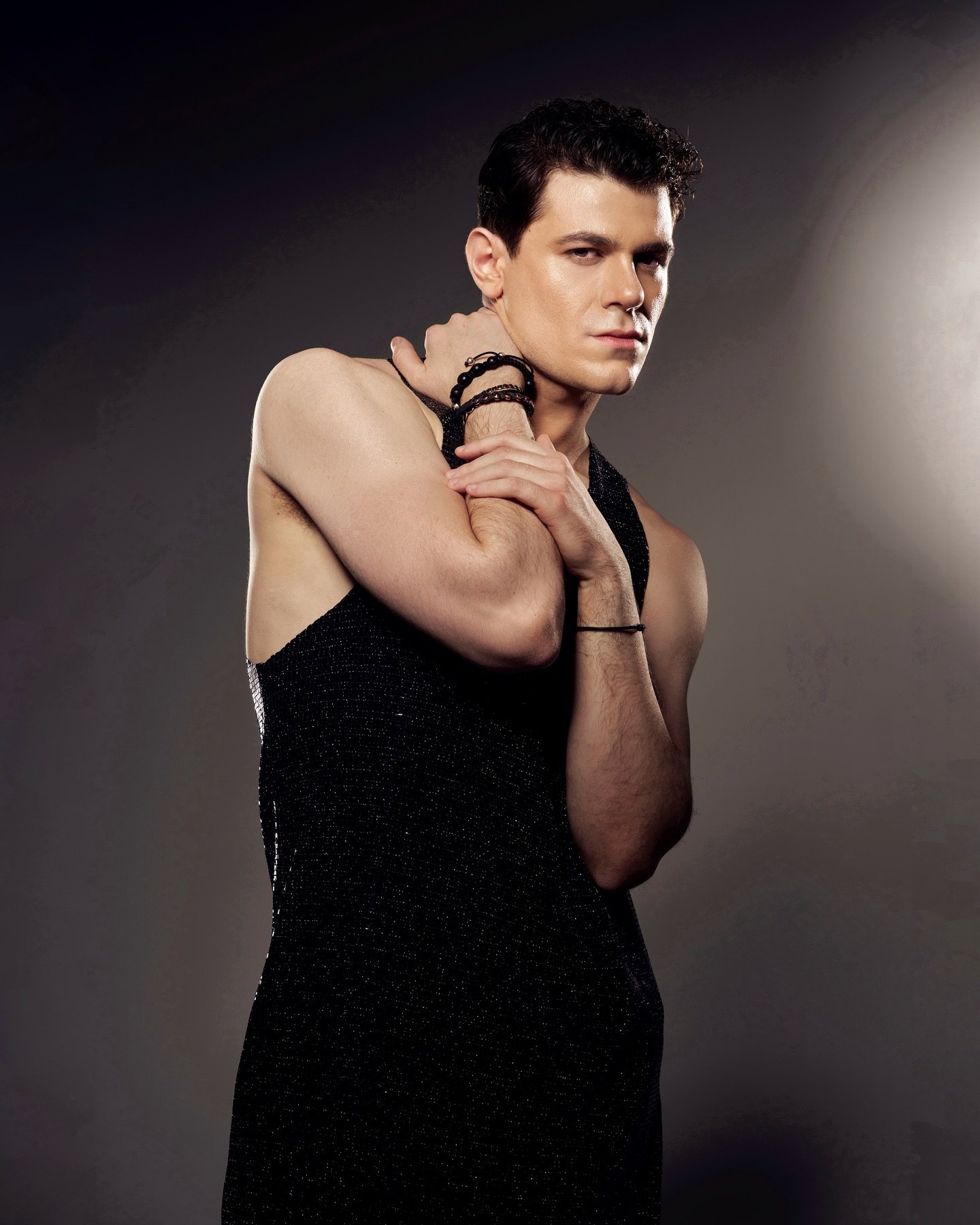 eo Evan, el representante de Chipre 🇨🇾 en Eurovisión 2025, revelará su canción el próximo 11 de marzo durante el noticiero de CyBC.