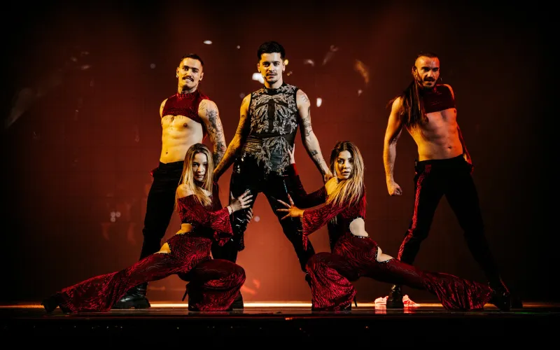 Logo de la televisión pública rumana TVR sobre fondo de Eurovisión. Title: TVR anuncia el regreso de Rumanía a Eurovisión 2026.