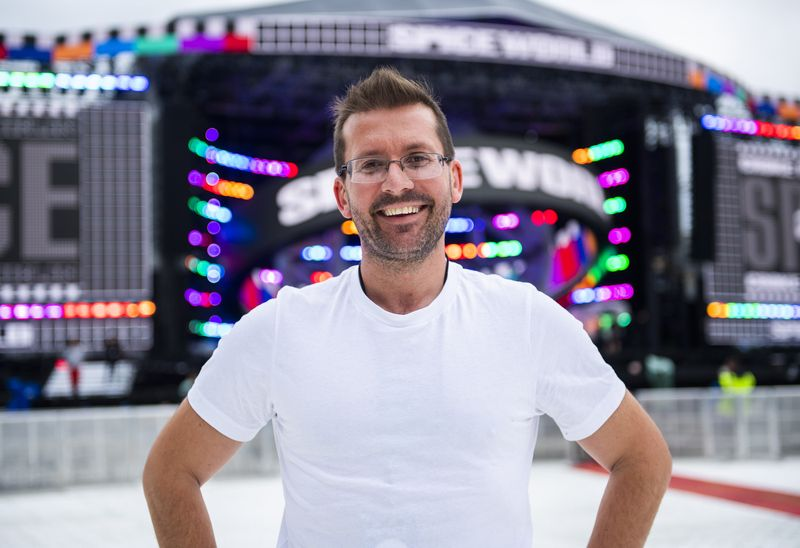 Tim Routledge diseñador de luces del Escenario de Viena 2026 Eurovision
