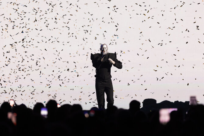 Lion Ceccah interpretando Solo quiero más en el Eurovizija LT